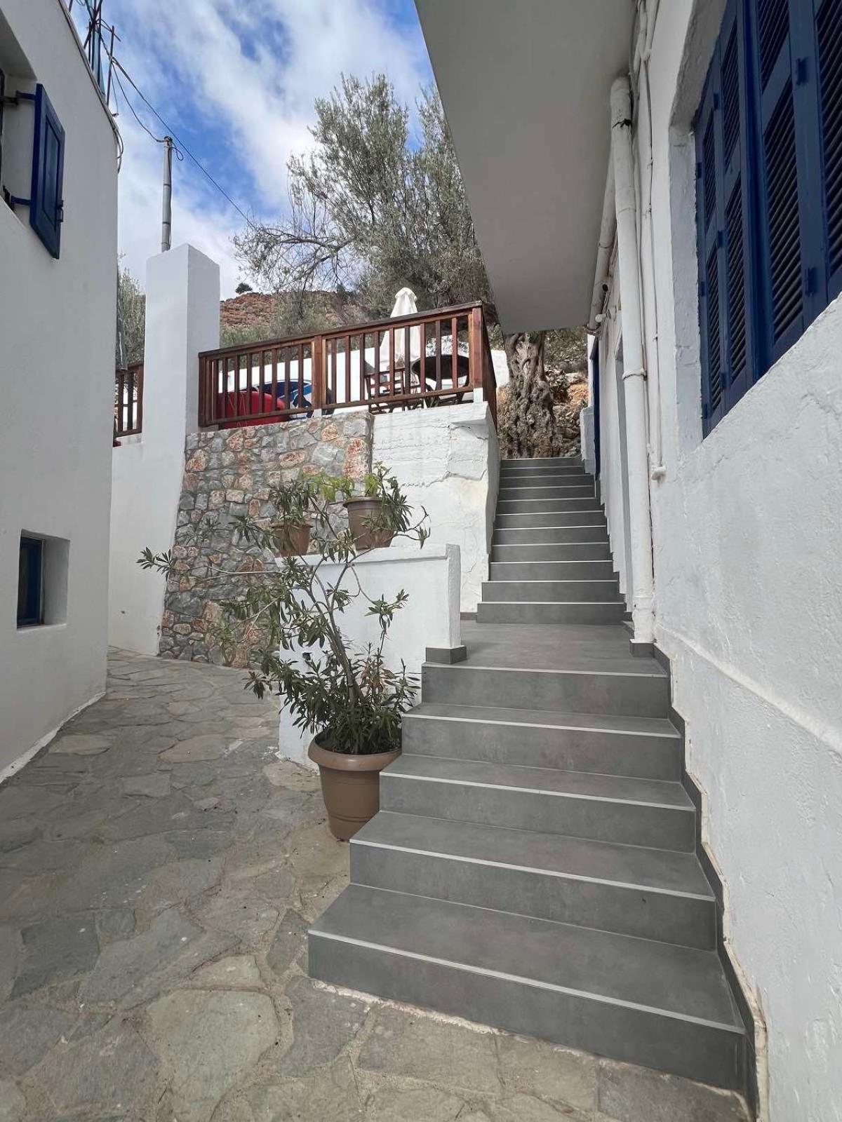 Scirocco Rooms Loutro Exterior foto