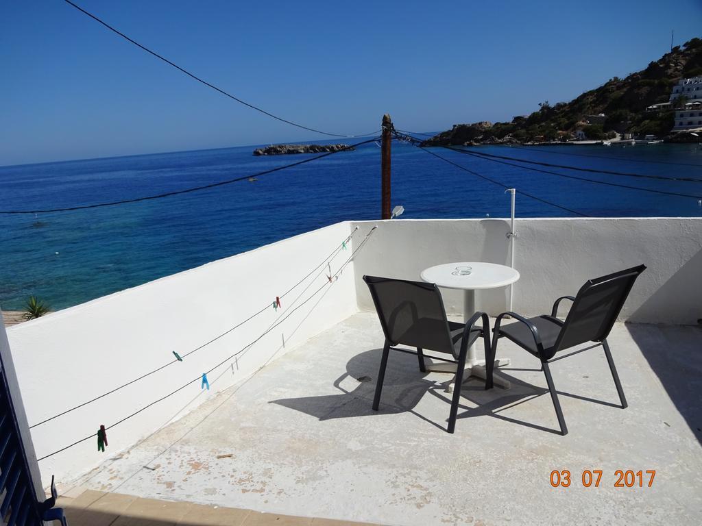 Scirocco Rooms Loutro Exterior foto