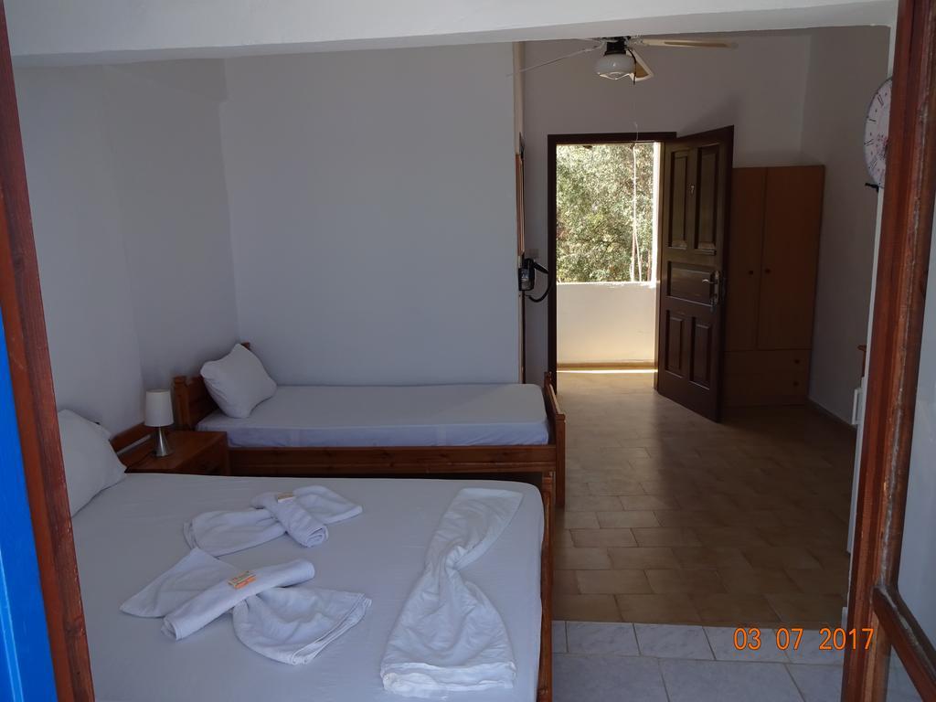 Scirocco Rooms Loutro Exterior foto