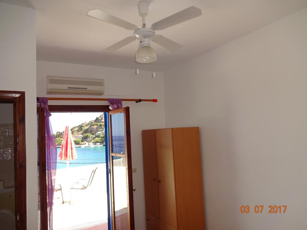Scirocco Rooms Loutro Exterior foto